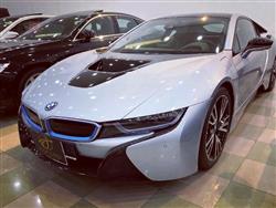 بي ام دبليو i8